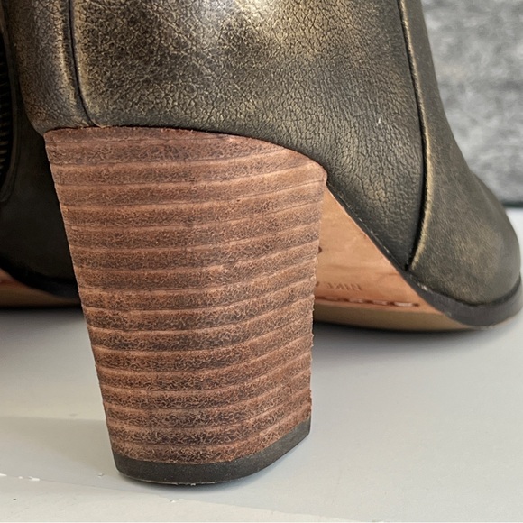 COLE HAAN Nike Air 6.5B Leather Zip Ankle Booties Cassidy Bronze Gold Metallic - Picture 16 of 16